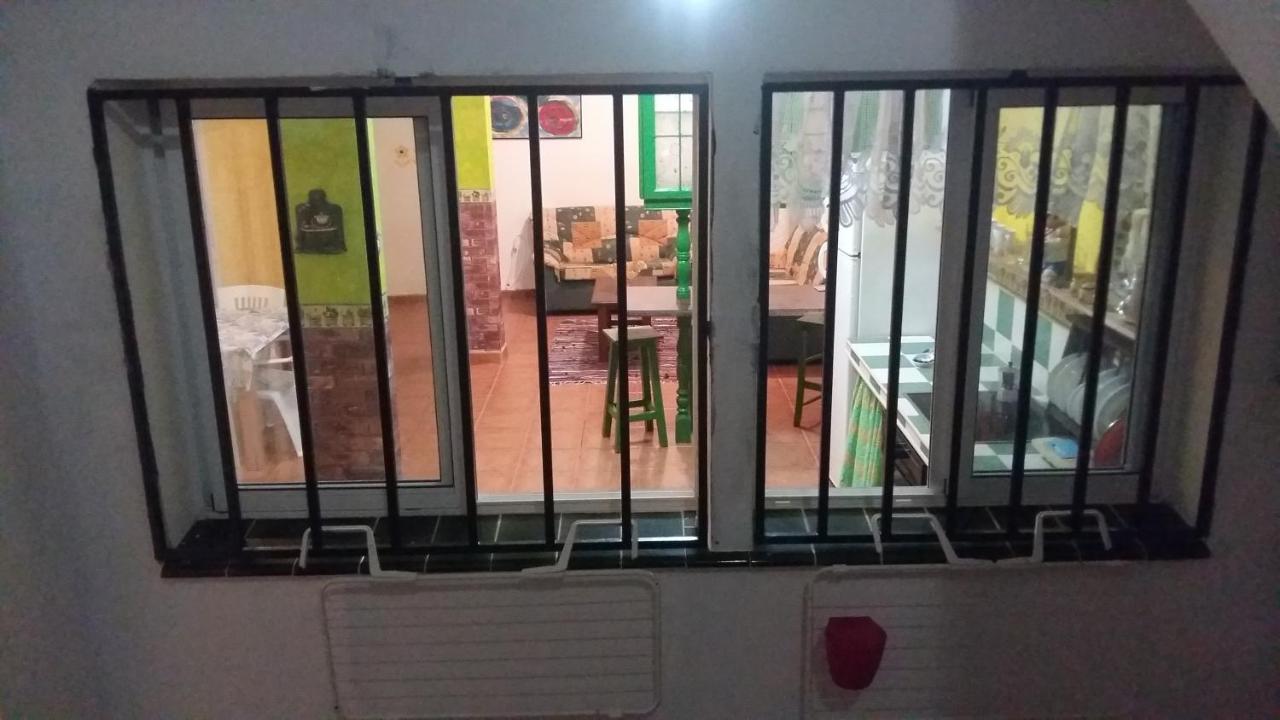 Habitacion Matrimonial En Un Bajo Bano Compartido Areas Compartidas Abades  エクステリア 写真