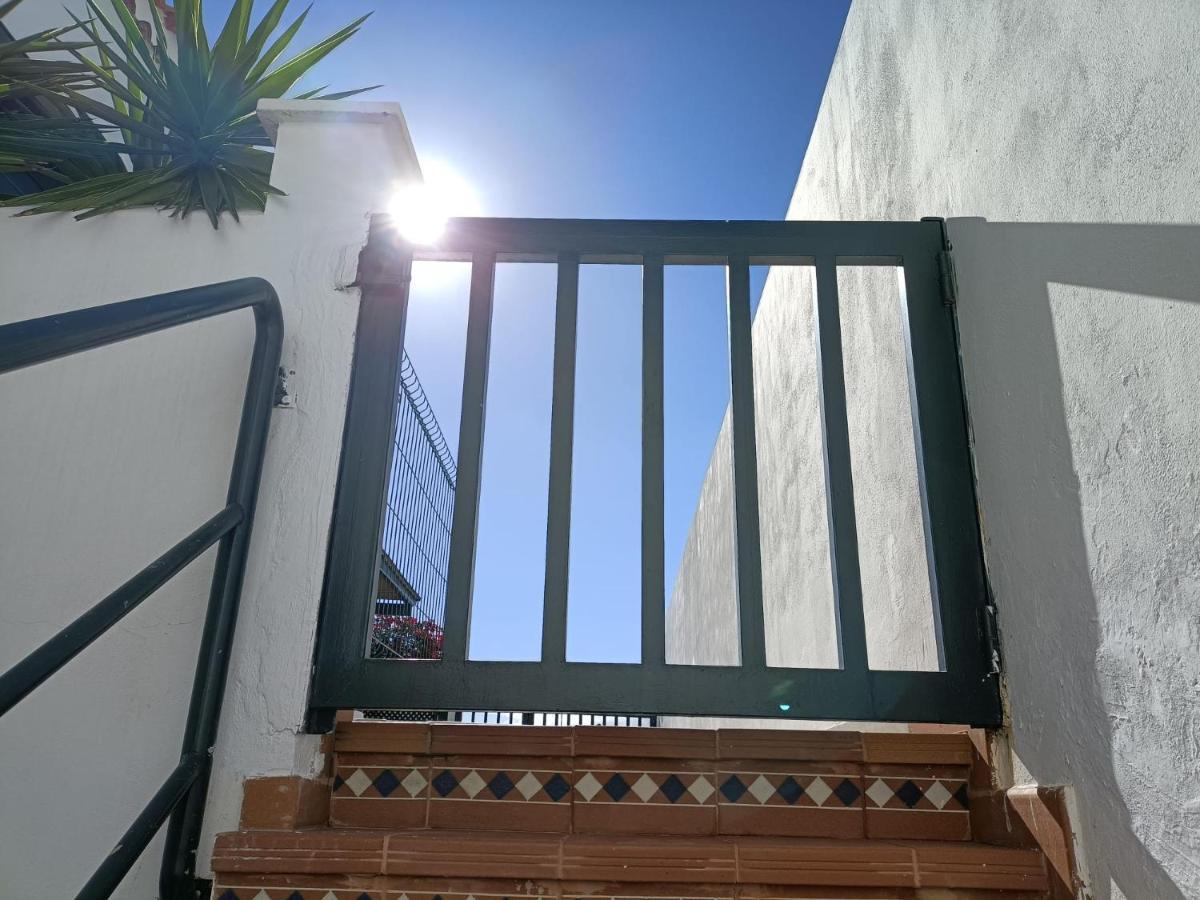 Habitacion Matrimonial En Un Bajo Bano Compartido Areas Compartidas Abades  エクステリア 写真