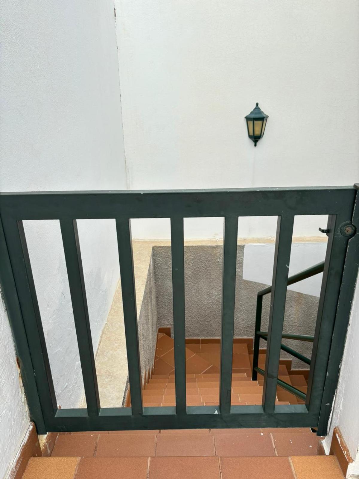 Habitacion Matrimonial En Un Bajo Bano Compartido Areas Compartidas Abades  エクステリア 写真