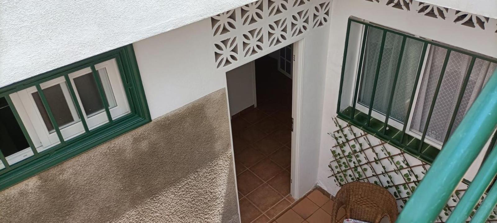 Habitacion Matrimonial En Un Bajo Bano Compartido Areas Compartidas Abades  エクステリア 写真
