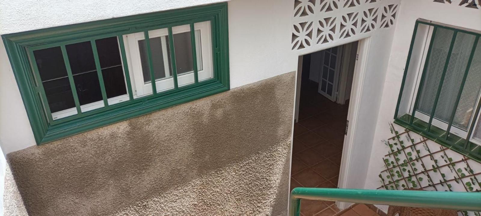 Habitacion Matrimonial En Un Bajo Bano Compartido Areas Compartidas Abades  エクステリア 写真
